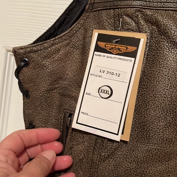 Brown leather biker vest with gun pocket. Size 3XL. Size runs small - Picture 3 of 7